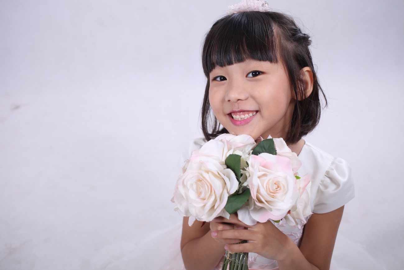 Thái Thùy Linh lần đầu "tung ảnh" chụp với con riêng của chồng - 9 Một điểm đặc biệt của cuộc thi Nhí tài năng so với cuộc thi khác hấp dẫn Thái Thùy Linh, đó là cuộc thi tìm kiếm tài năng ở tất cả các lĩnh vực chứ không chỉ có hát, múa, vẽ. “Chương trình cho tôi có nhiều cơ hội gặp gỡ, tìm ra tài năng nhí thực sự. Tìm kiếm, khơi nguồn, nuôi dưỡng tài năng nghệ thuật là những tiêu chí phù hợp với công việc của mình. Và tôi đang hy vọng là năm nay sẽ lại tìm ra được những tài năng nghệ thuật thực sự thú vị khác, ngoài hát và múa”.