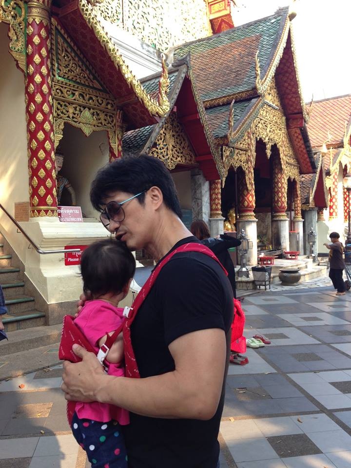 Dustin Nguyễn: “Chuyện tình yêu của tôi với Bebe nằm trong dạng khó lý giải” - 4 Một trong những tấm ảnh hiếm hoi chụp Dustin Nguyễn với con gái. Ảnh: TL.