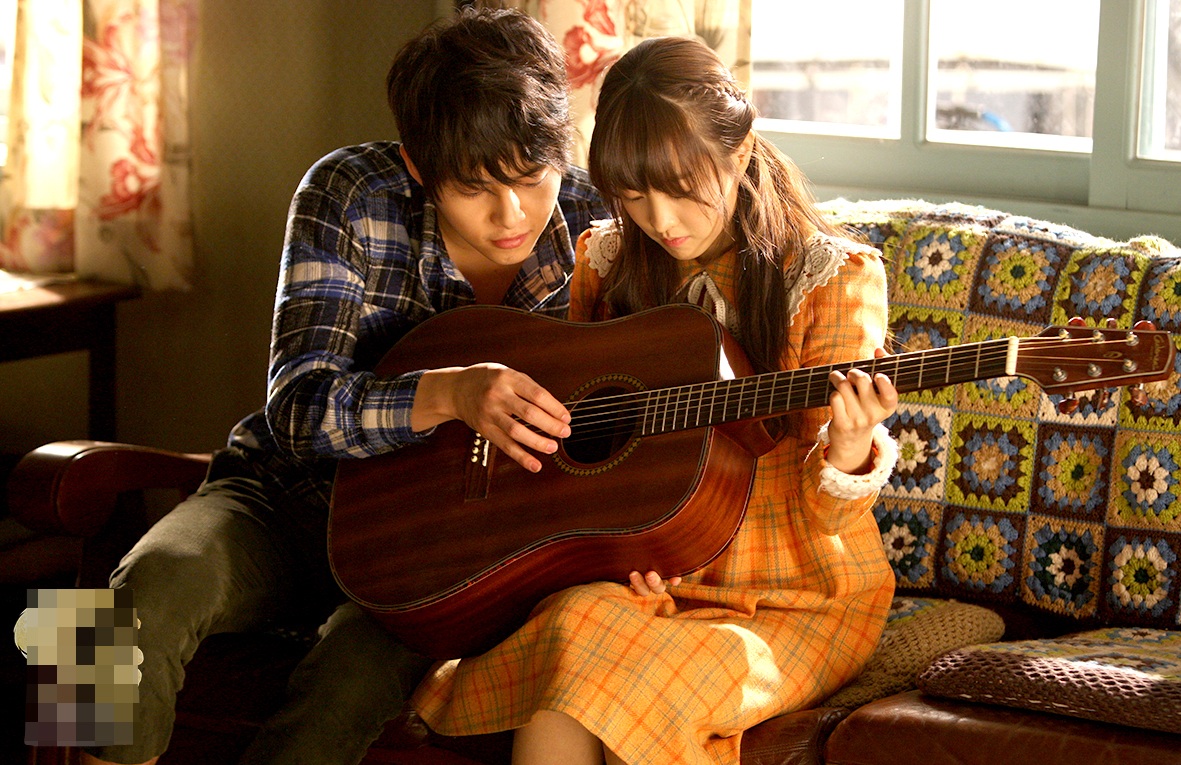 Vì sao Song Joong Ki “Hậu duệ mặt trời” lại được chọn vai “người sói”? - 3 Một cảnh trong phim.