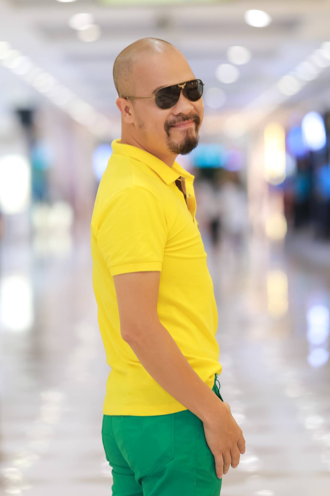 Ngọc Khuê nhí nhảnh với NTK Đức Hùng trên ghế nóng - 8 Sau một ngày dài casting, nghệ sĩ không hề tỏ ra mệt mỏi, anh chia sẻ đầy hào hứng rằng: “Chúng tôi đã phát hiện ra rất nhiều tài năng nhí đầy triển vọng. Có những giọng ca trong trẻo, có những em biểu diễn vô cùng đáng yêu, và có những tiết mục khiến ban giám khảo chúng tôi bị cuốn theo cảm xúc mà rơi lệ. Nhí tài năng 2016 hứa hẹn sẽ có những nhân tố bí ẩn và thú vị”.