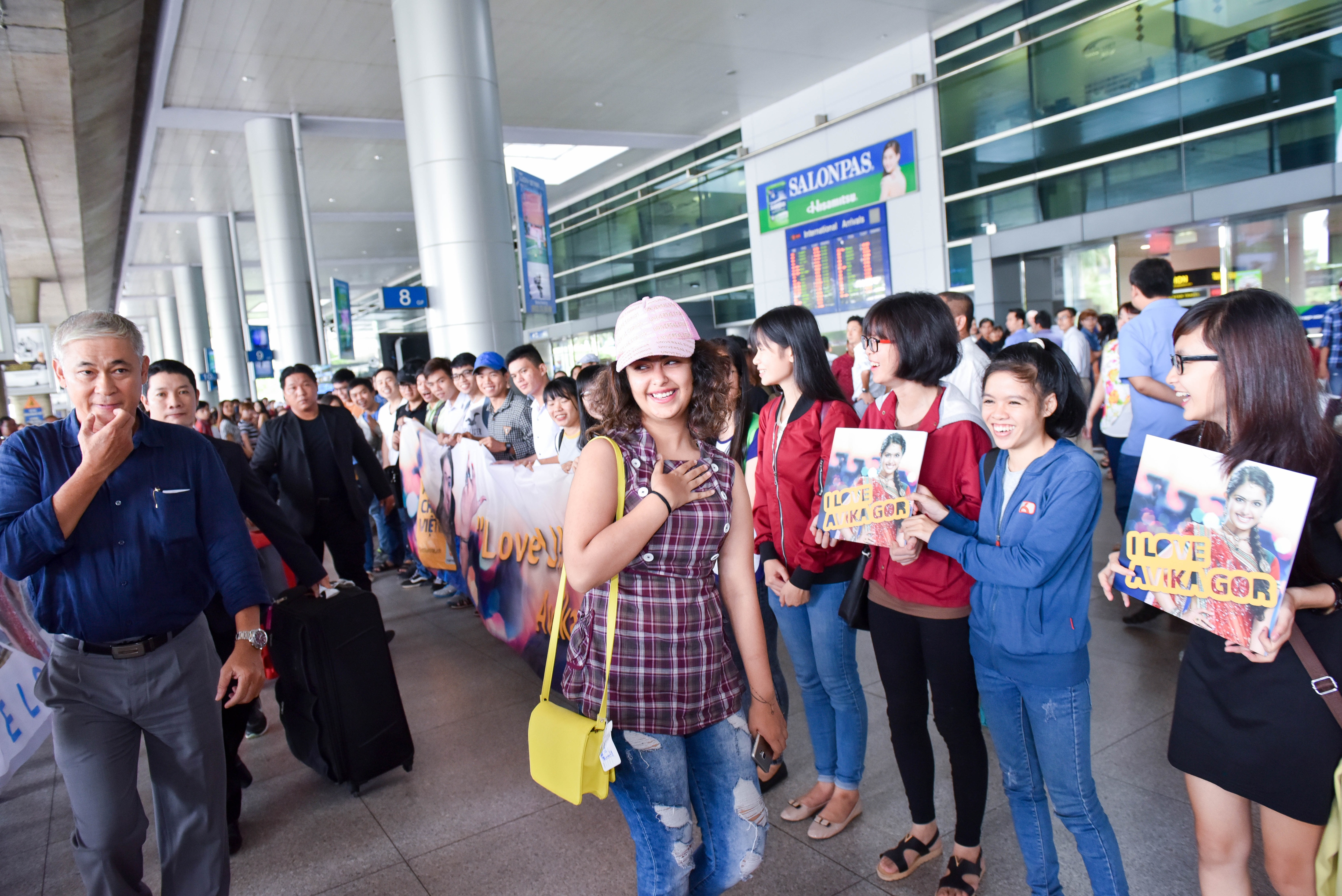 Sao phim “Cô dâu 8 tuổi” bị “ngợp” trước sự chào đón của Việt Nam - 5 Sao phim “Cô dâu 8 tuổi” bị “ngợp” trước sự chào đón của Việt Nam - 5