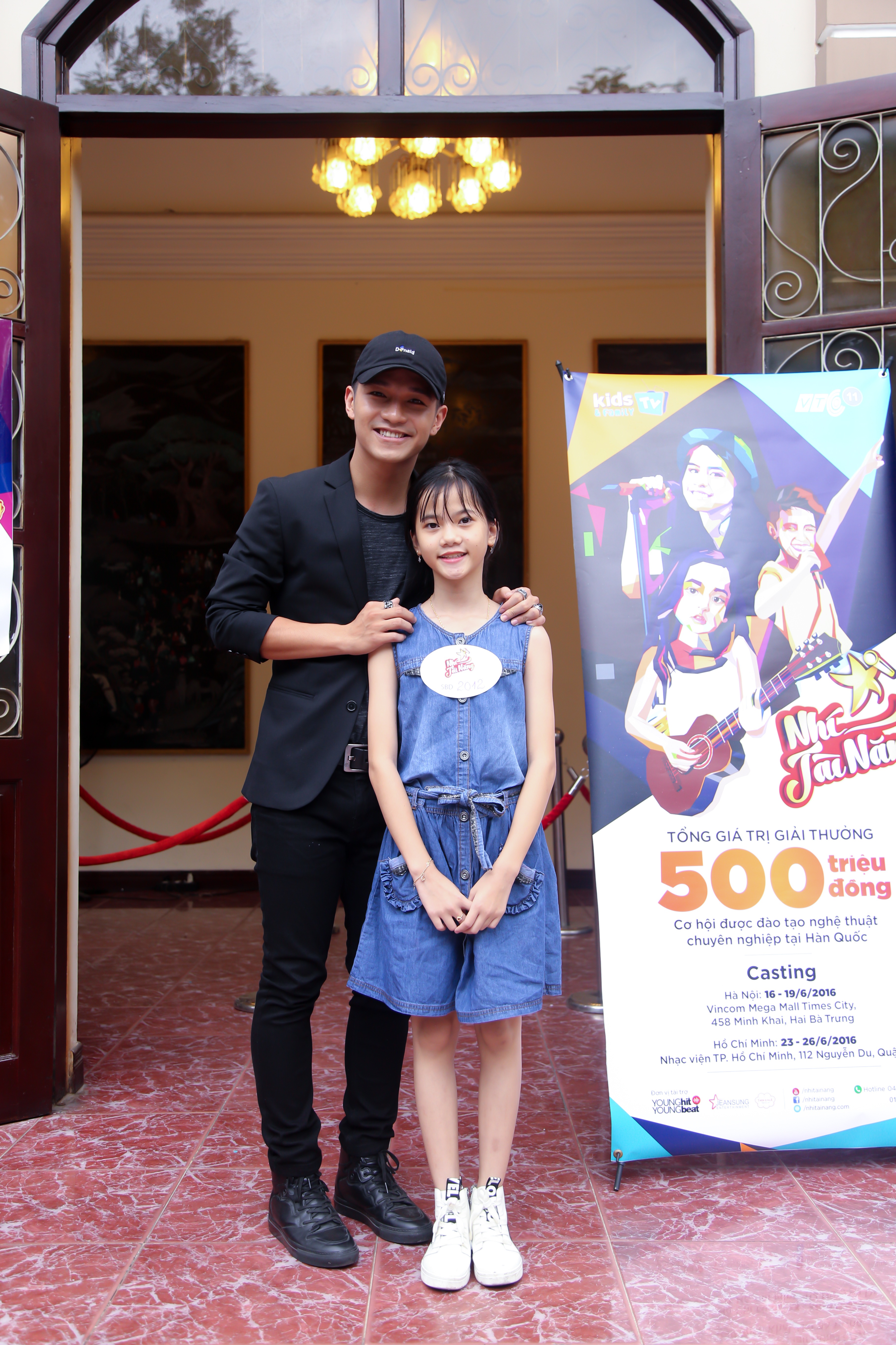 Cường Seven đứng ngồi không yên với cô bé giống Khởi My như đúc - 3