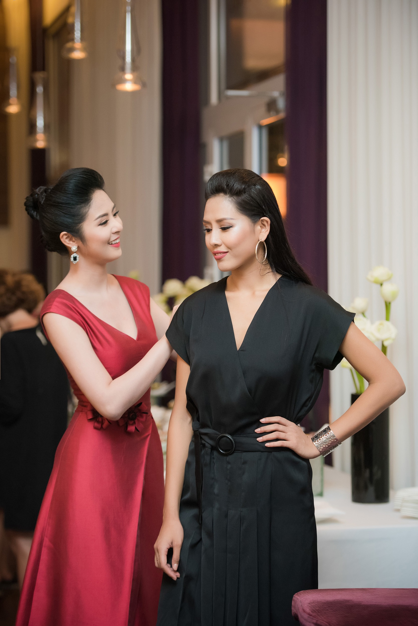 Với riêng Ngọc Hân, sau 6 năm đăng quang, cô đã có vị trí vững chắc trong showbiz nhờ sự nỗ lực không ngừng và sự chăm chỉ, nghiêm túc trong cách làm việc. Ngoài việc hoàn thiện về vẻ ngoài, cô còn hoạt động ở nhiều lĩnh vực như MC, nhà thiết kế, nữ doanh nhân. Lối sống giản dị, sự thân thiện của Hoa hậu cũng là điều mà khán giả đánh giá cao ở cô.