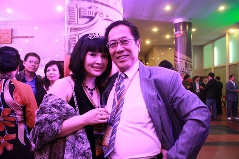 NSND Lan Hương đối diện dư luận thế nào sau việc bỏ đi Trường Sa? - 3 Vợ chồng NSND Lan Hương - Tất Bình trong một sự kiện tại Hà Nội. Ảnh: TL.