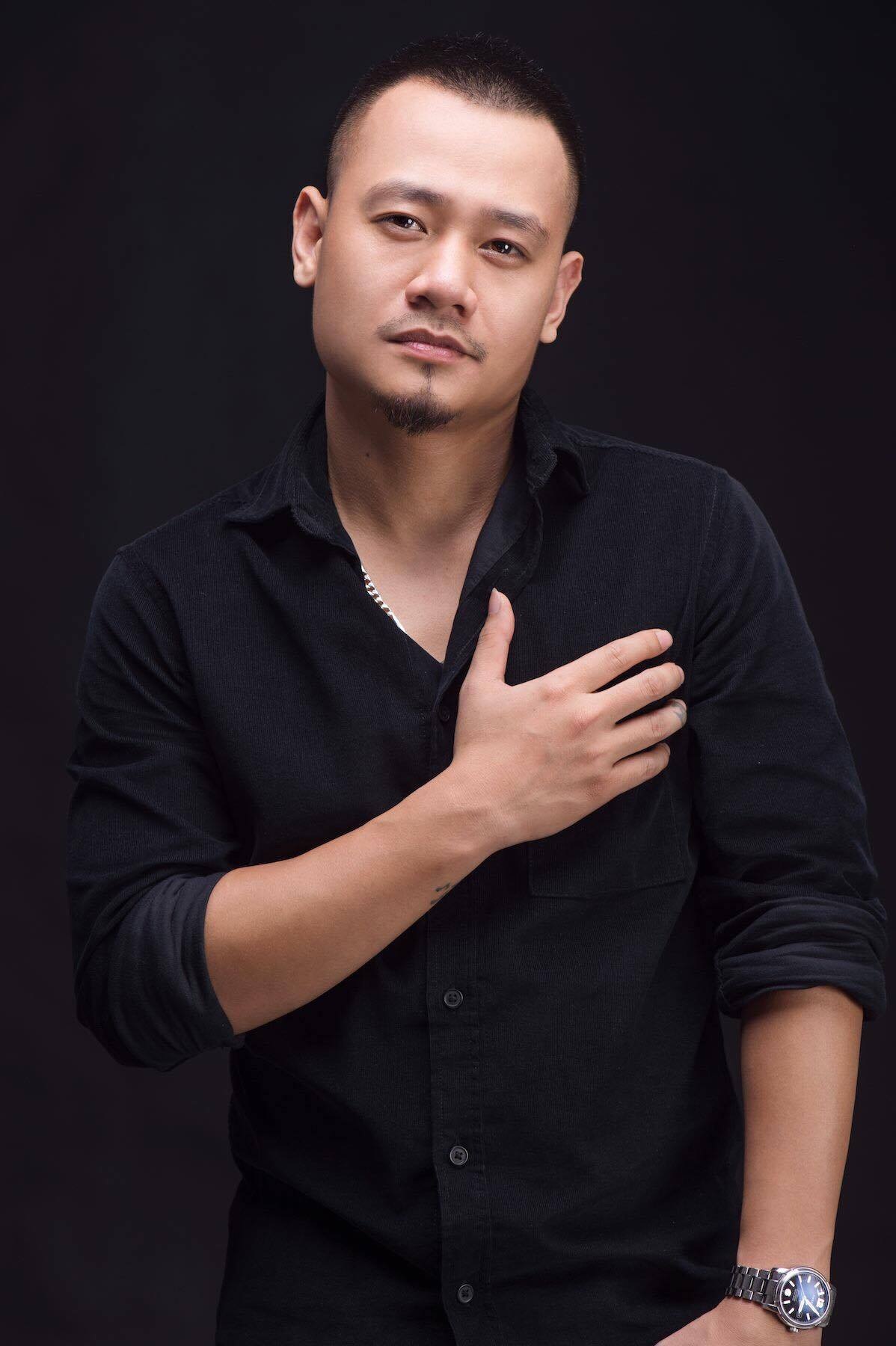 Nhạc sĩ Đức Cường: "Tôi thấy không quá tệ khi đã lâu không yêu ai - 1 Nhạc sĩ Đức Cường thấy không quá tệ khi khá lâu rồi trái tim anh không chứa hình bóng ai. Ảnh: Ân Bùi.