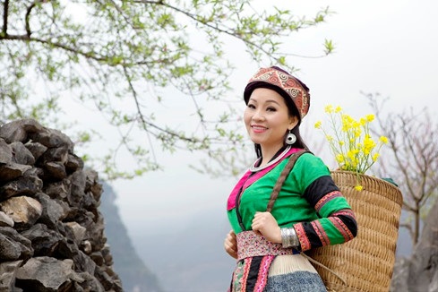 NSƯT Khánh Hoà làm phim ca nhạc về người lính biên phòng - 2 NSƯT Khánh Hoà làm phim ca nhạc về người lính biên phòng - 2