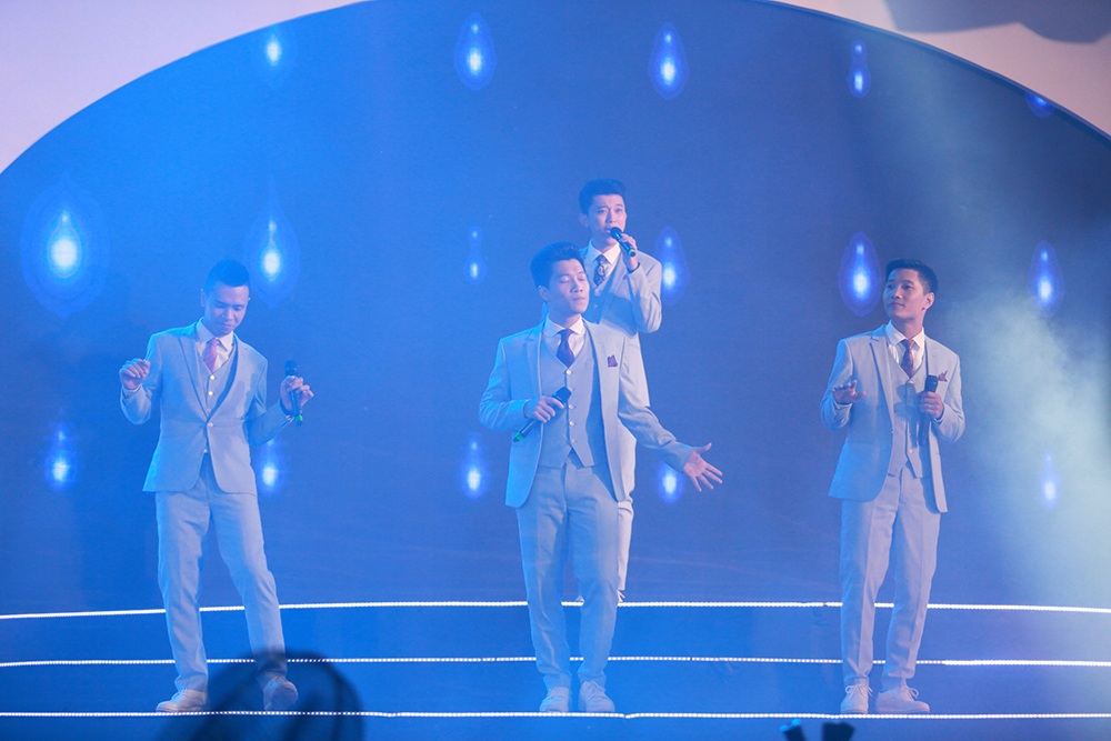 Cũng trong chương trình biểu diễn, khán giả được gặp gỡ với các ca sĩ Đinh Hương, Trọng Hiếu và nhóm nhạc Oplus. Nhóm Oplus cũng sẽ thể hiện hai ca khúc “True Love” và “Whos that girl”.