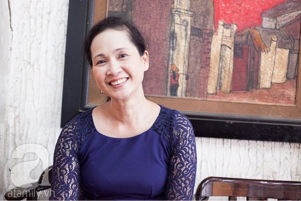 “Chia tay” nghệ sĩ NSND Lan Hương về nghỉ hưu bằng... đêm diễn đặc biệt - 2 Dù đã đến tuổi nghỉ hưu nhưng NSND Lan Hương vẫn không ngừng cống hiến bằng nhiều vai trò khác nhau. Ảnh: TL.