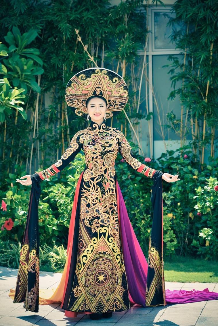 Ngắm nhan sắc nóng bỏng của tân Hoa hậu Bản sắc Việt 2016 - 10 Thu Ngân cũng khẳng định, cô sẽ cố gắng để việc học không bị ảnh hưởng sau khi trở thành Hoa hậu Bản sắc Việt 2016.