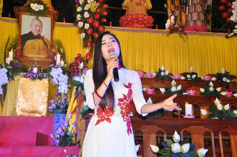 Lương Nguyệt Anh: “Nếu không vướng bận tôi đã đi tu rồi!” - 3 Giọng ca gốc Bắc Giang tiết lộ, cô thường cân bằng cuộc sống khi tìm về với cửa thiền.