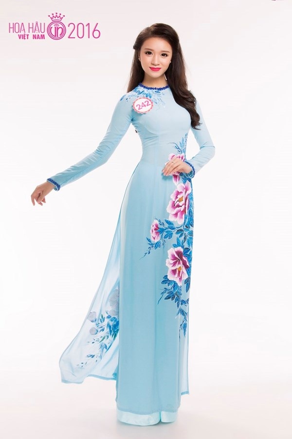 Chuyện về nhan sắc 18 tuổi vừa rút khỏi chung kết Hoa hậu Việt Nam - 4
Không ít người cảm thấy tiếc nuối cho cô gái 18 tuổi đầy tài năng này.