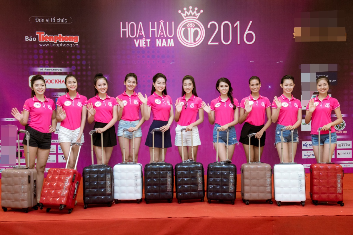 Thí sinh Hoa hậu Việt Nam oà khóc khi được tổ chức sinh nhật - 7 Thí sinh Hoa hậu Việt Nam oà khóc khi được tổ chức sinh nhật - 7