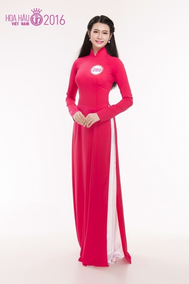 Người đẹp này từng được ví như bản sao của Hoa hậu Nguyễn Thị Huyền với nhan sắc mang đậm nét truyền thống Việt Nam. Cô có mái tóc dài, làn da trắng, khuôn mặt bầu bĩnh... Vẻ đẹp phúc hậu, đậm chất Á Đông của Bùi Nữ Kiều Vỹ được đánh giá là phù hợp với tiêu chí của cuộc thi từ trước đến nay.