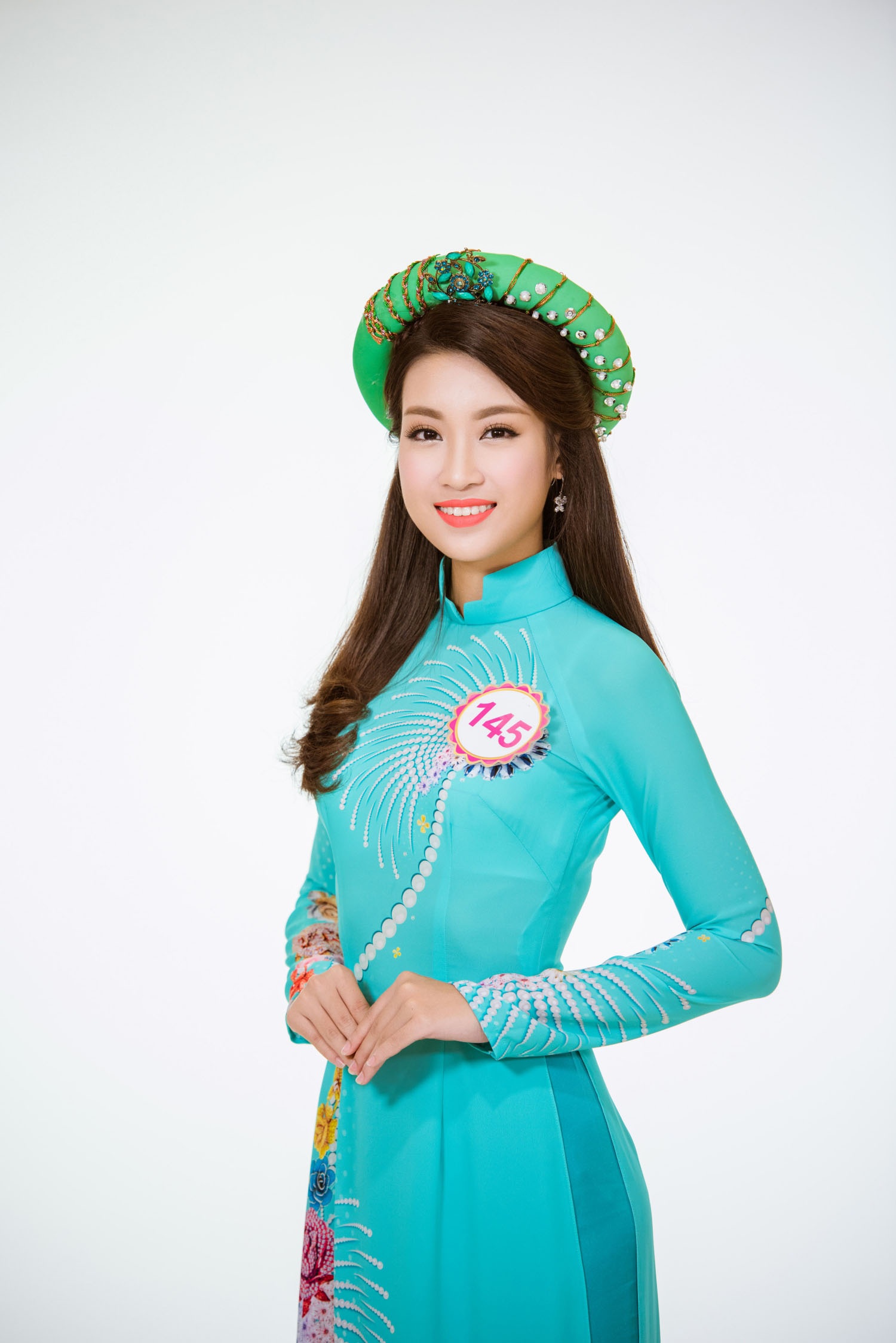 Đỗ Mỹ Linh cho biết, cô quyết định thu xếp việc học tập để dự thi Hoa hậu Việt Nam 2016 bởi với cô đây là một cuộc thi nhan sắc có bề dày lịch sử, được tổ chức chuyên nghiệp và đẳng cấp nhất Việt Nam hiện nay.