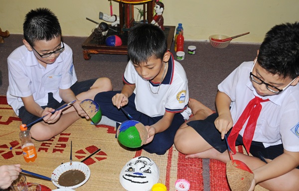 Vui Trung thu với các trò chơi dân gian tại Hoàng thành Thăng Long - 9 Tô mặt nạ.