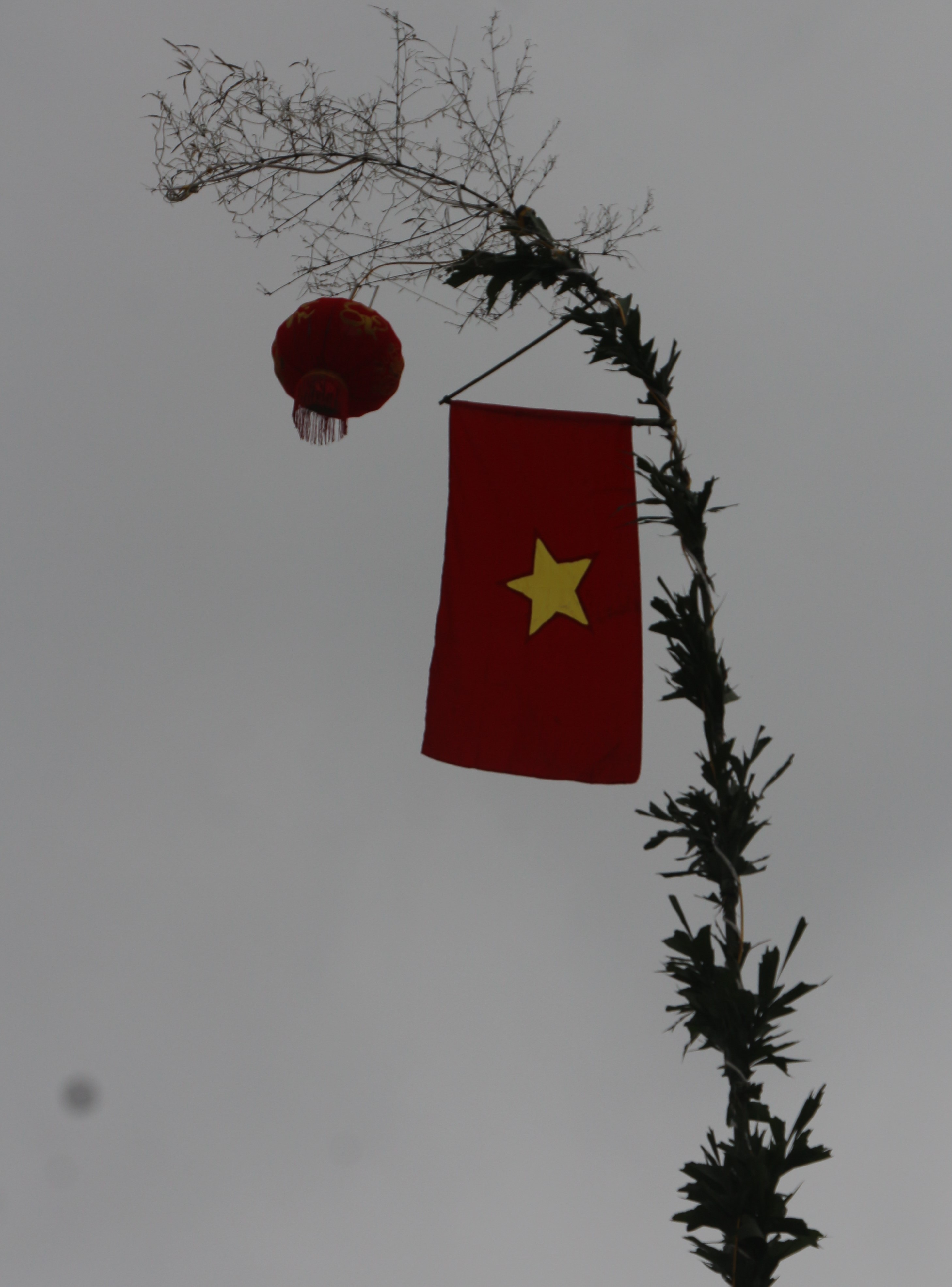 Cây nêu truyền thống