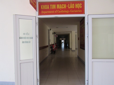 Tương tự khoa Nhi, khoa Tim mạch - Lão học cũng vắng tanh.