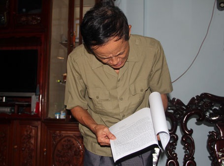 Người lính trở về từ Lào sau 40 năm làm “liệt sĩ” - 3
Bức thư của ông Sáu viết từ Lào đã gây xôn xao quê nhà ông Uy thời điểm đó.