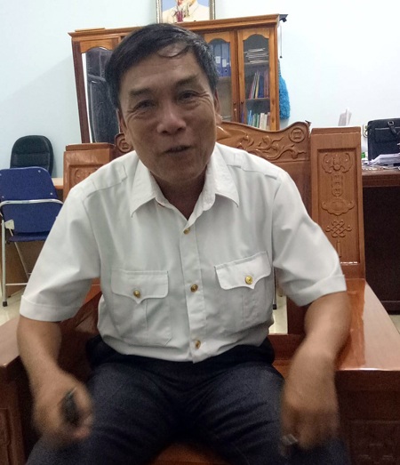 Vụ lừa đảo người có công: Người được cho là tòng phạm nói gì? - 2 Ông Võ Kim Đức, cựu Trưởng công an xã Cẩm Lạc phủ nhận được Nguyễn Đức Mậu thuê đóng cán bộ Thanh tra Sở LĐTB-XH Hà Tĩnh. Ông Đức khẳng định bị Nguyễn Đức Mậu lợi dụng để lừa đảo.