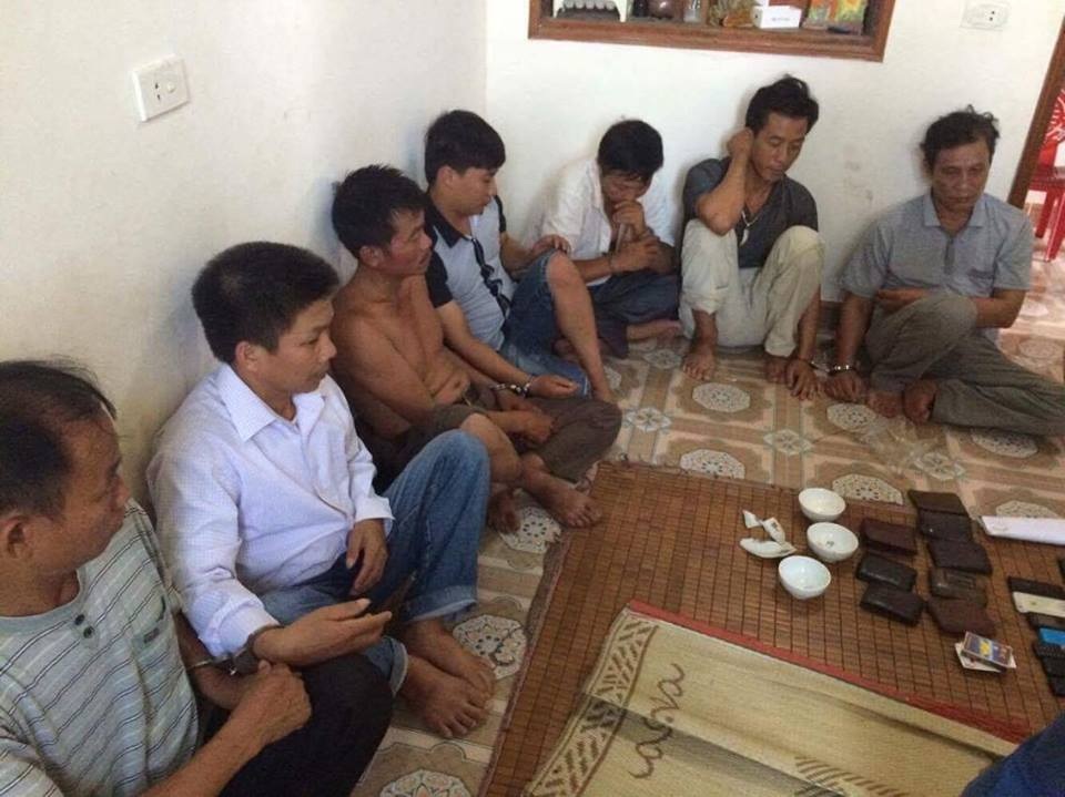 7/18 các đối tượng bị Công an huyện Kỳ Anh bắt tại chiếu bạc.