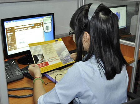 Người nghiện thuốc lá có thể cai nghiện tại bệnh viện - 1 Người nghiện thuốc lá muốn cai nghiện sẽ được tư vấn miễn phí. Ảnh: Thế Anh