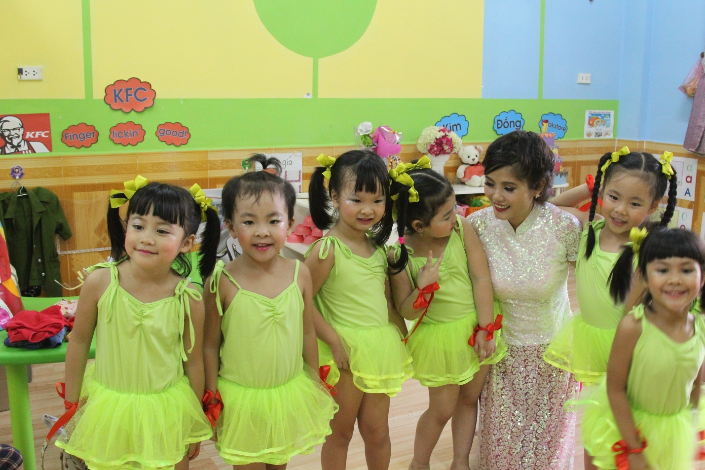 Việt Nam cần 80 năm để đuổi kịp chiều cao người Nhật - 1 Tăng khẩu phần ăn giàu canxin, vitamin D và hoạt động thể lực sẽ góp phần cải thiện chiều cao người Việt.
