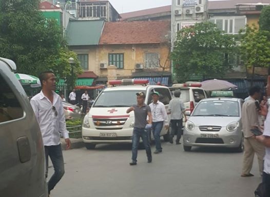 Bộ trưởng Bộ Y tế: Tuyệt đối cấm các hành vi ép buộc người bệnh - 1 Bộ trưởng Bộ Y tế yêu cầu phải rà soát lại các dịch vụ thuê ngoài, như xe cứu thương... tại các bệnh viện. Ảnh: H.Hải
