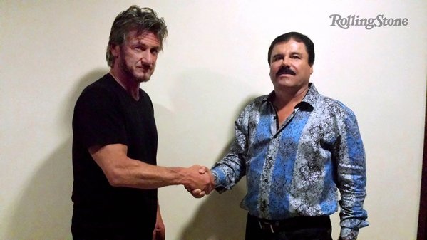 Ly kỳ cuộc gặp bí mật giữa trùm ma túy Mexico và tài tử Hollywood - 1
Trùm ma túy Joaquin El Chapo Guzman (phải) đã có một cuộc gặp bí mật với nam diễn viên điện ảnh Hollywood Sean Penn vào tháng 10/2015. (Ảnh: Rolling Stone)