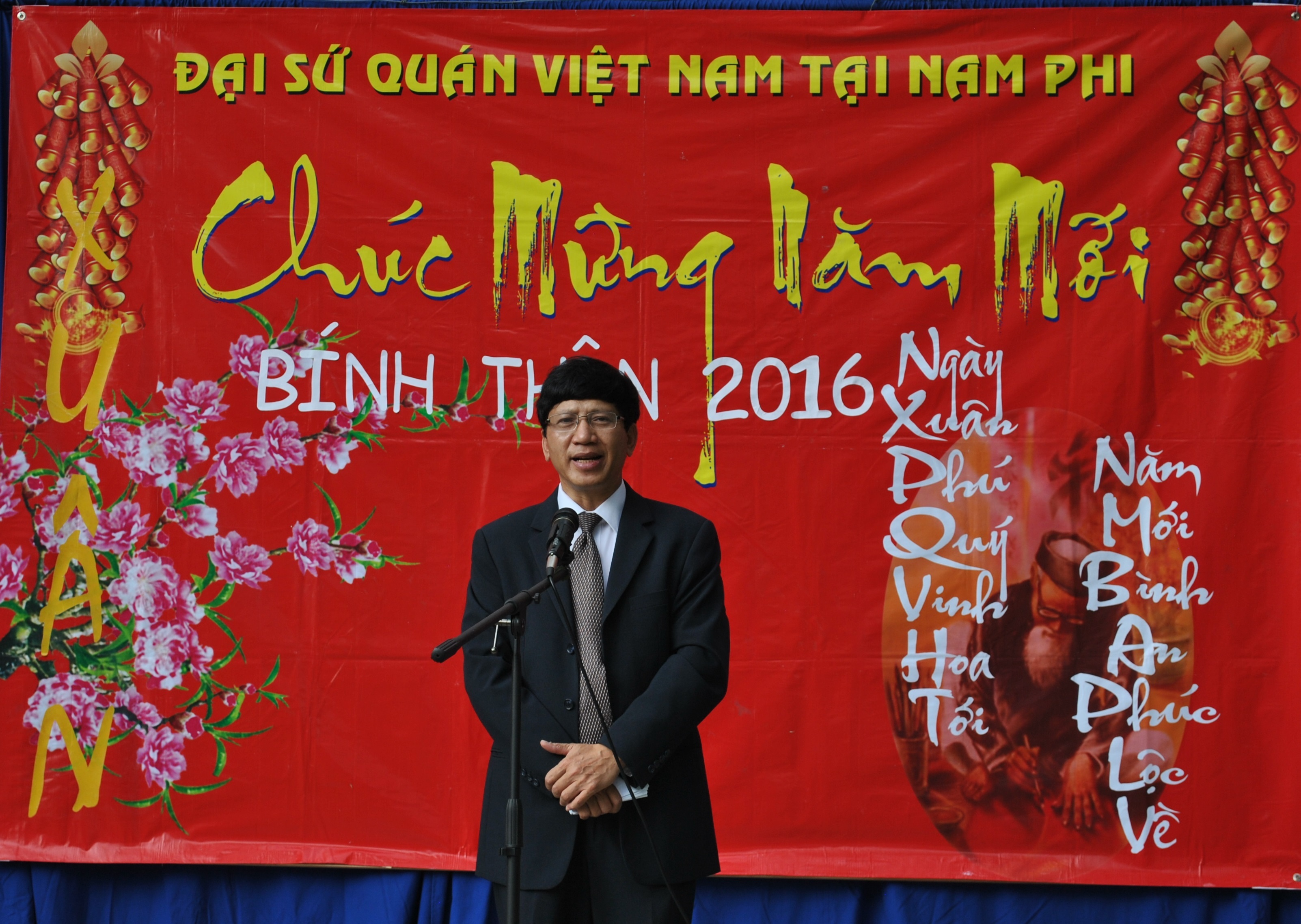 Đại sứ Việt Nam tại Nam Phi Lê Huy Hoàng chúc tết cộng đồng. (Ảnh: Đại sứ quán Việt Nam tại Nam Phi)