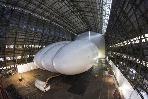 Máy bay lớn nhất thế giới sắp bay thử nghiệm lần đầu tiên - 1 Máy bay Airlander 10 sắp bay thử nghiệm. (Ảnh: Getty)