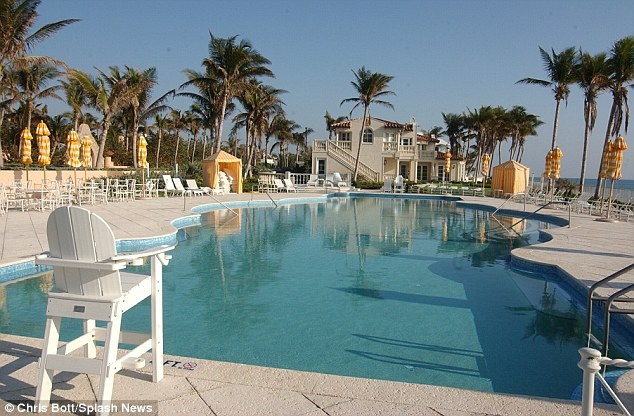 Khu nghỉ dưỡng sang trọng Mar-a-Lago ở Florida của Donald Trump. (Ảnh: Dailymail)