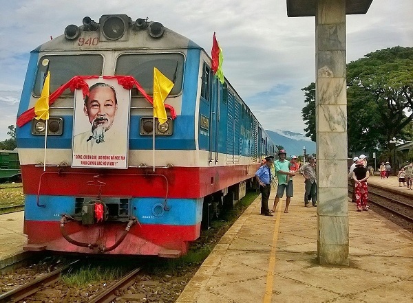 Khai trương đôi tàu du lịch Sài Gòn - Tháp Chàm - 1 Đoàn tàu du lịch mới