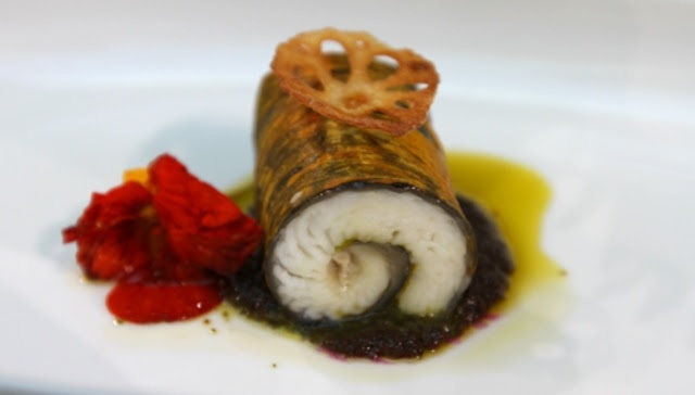 Từ nguyên liệu cá lăng đặc sản của Đồng Nai, đầu bếp Thịnh bọc lớp áo từ nhiều loại rau thơm, hấp và ăn kèm sốt bí đỏ. Món này được đặt tên là Sơn Tinh - Thủy Tinh thể hiện sự giao thoa giữa các loại thủy sản và rau củ.