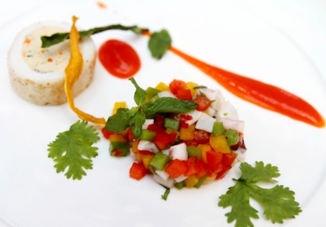 Món tráng miệng mực nhồi nhân gà sốt tắc.