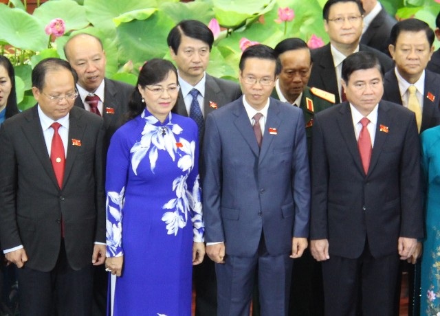 
Ông Võ Văn Thưởng, ông Nguyễn Thành Phong, ông Tất Thành Cang đều có nhiều năm công tác trong phong trào thanh niên TP và đều kinh qua vị trí Bí thư Thành đoàn TPHCM.
