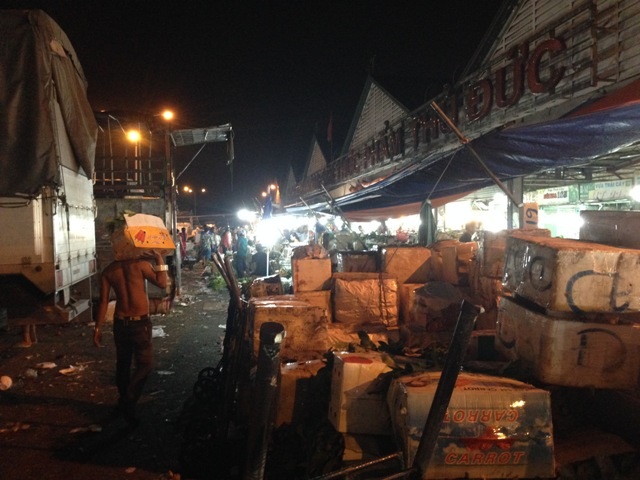 Sài Gòn hoa lệ có mồ hôi của họ, nhưng không có nụ cười