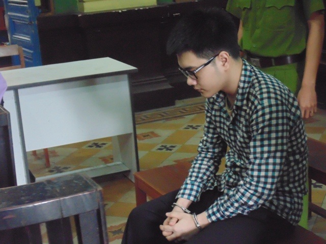 Án tử hình dành cho nam sinh giết và phân xác bạn đồng tính - 1 Bị cáo Trần Nhật Duy tại phiên tòa sơ thẩm.