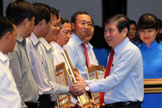 Thi đua khen thưởng: Có 10 đơn vị thì cả 10 đều... xuất sắc! - 1 TPHCM khẳng định sẽ không cào bằng trong khen thưởng