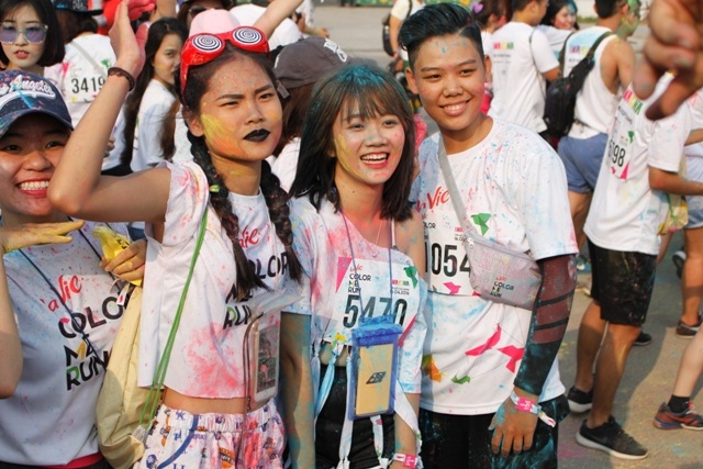 Giới trẻ TPHCM hào hứng với "Đường đua sắc màu" - 7