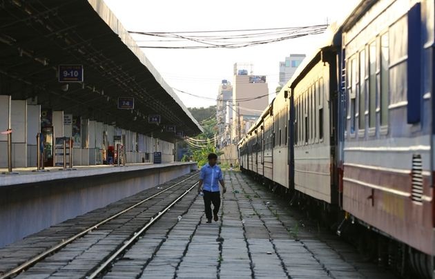 Những đường ray vắng tàu