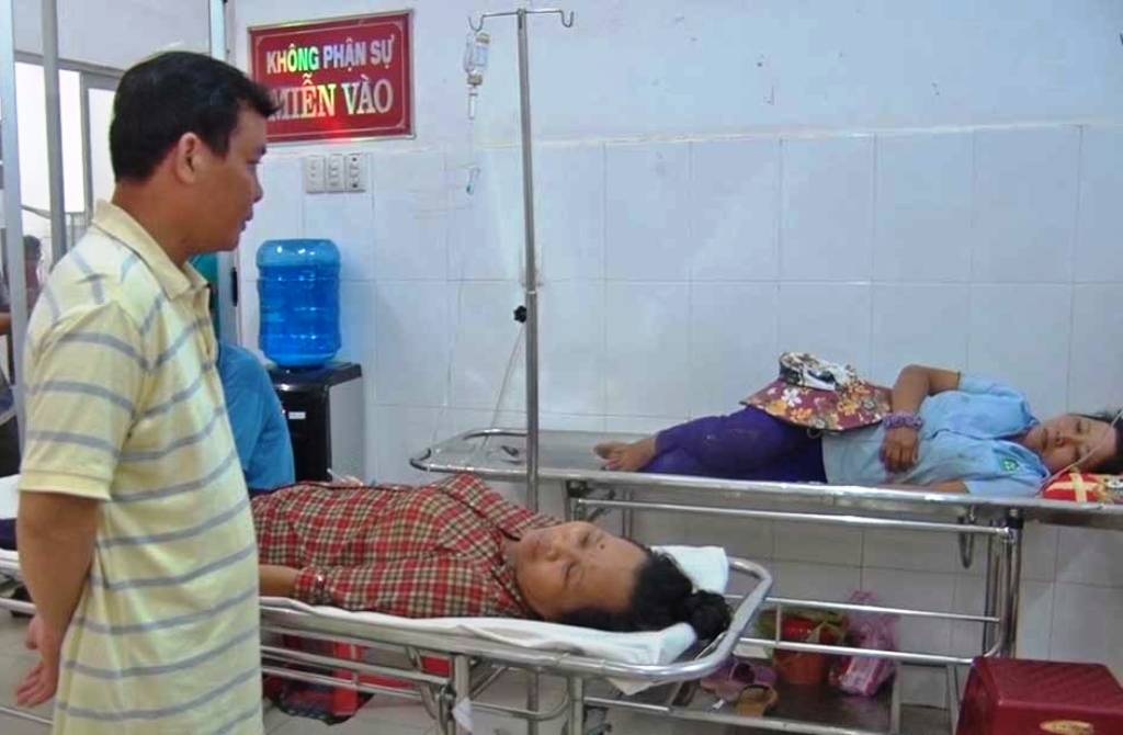 Vụ xe đưa rước công nhân lao xuống ruộng: Nạn nhân thứ 2 tử vong - 1 Các nạn nhân chủ yếu bị chấn động vùng đầu nên cần thời gian dài để theo dõi mức độ nguy hiểm