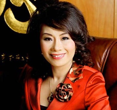 Chưa thể xét xử vụ Hoa hậu Quý bà Tuyết Nga lừa đảo - 1 Phiên tòa xử hoa hậu quý bà Trương Thị Tuyết Nga sẽ chuyển sang tháng 7.