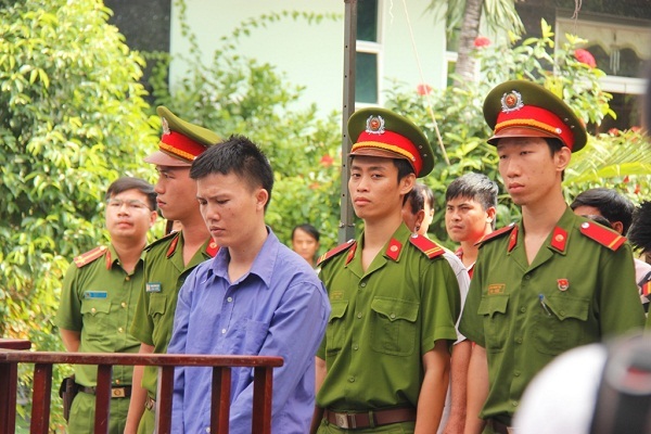 Bị cáo Dạn tại phiên tòa xét xử lưu động