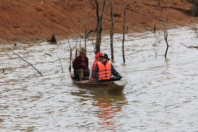 Sau 5 ngày mất tích, nạn nhân cuối cùng trong vụ lật xuồng đã được tìm thấy
