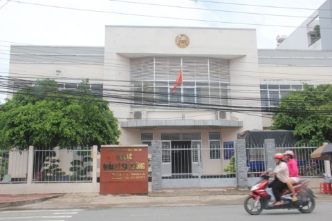 Cán bộ tiếp tay cho tư thương bán phân bón kém chất lượng - 1 Đội Quản lý thị trường số 7 Long An
