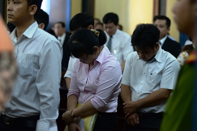 "Đại án" VNCB: Hai vợ chồng được Chủ tịch tập đoàn Thiên Thanh nhờ làm giám đốc - 2 Nhiều bị cáo đứng tên làm giám đốc giùm Danh hối hận vì tham mức lương 10 triệu đồng/tháng mà tiếp tay cho Danh rút tiền của ngân hàng VNCB