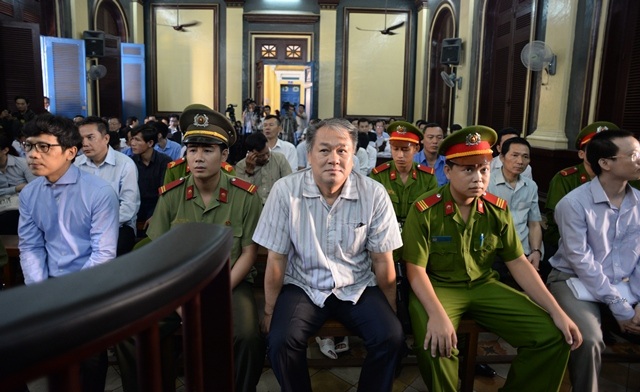 Cường “đô la” liên quan gì tới “đại án” thiệt hại 9.000 tỷ tại VNCB? - 1 Phạm Công Danh sử dụng rất nhiều pháp nhân như công ty Nhà Quốc Cường để thực hiện các hồ sơ vay tiền nhằm rút tiền của VNCB ra sử dụng