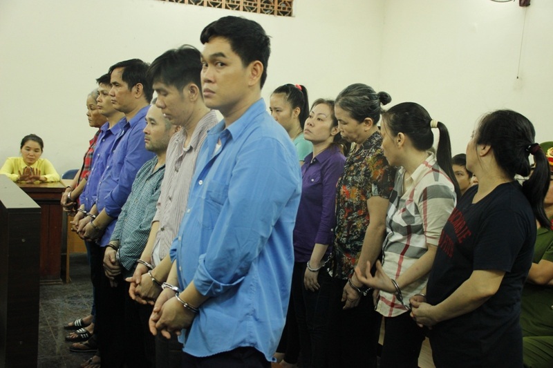 Các bị cáo trong băng nhóm buôn bán 213 bánh heroin lãnh án