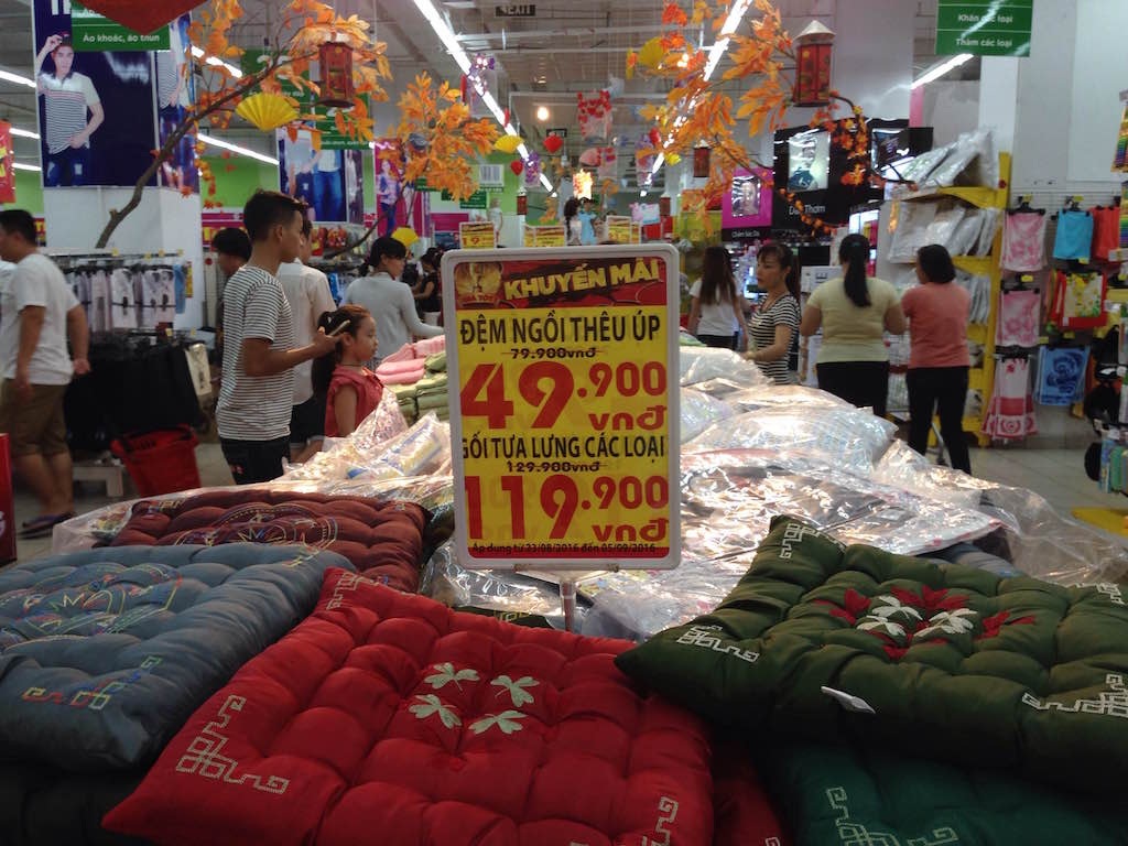 Nhiều sản phẩm giảm giá mạnh