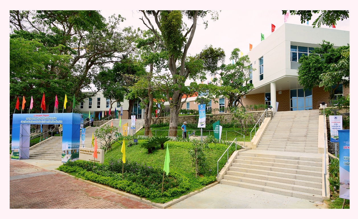 Đà Nẵng: Hơn 5.000 lượt học sinh tới thư viện mới - 1 Thư viện Khoa học Đà Nẵng vừa được xây dựng mới và đưa vào hoạt động từ 31/8 tới nay